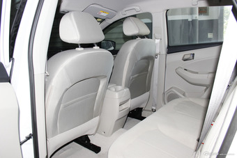 2016款启辰T70 1.6L手动睿行版