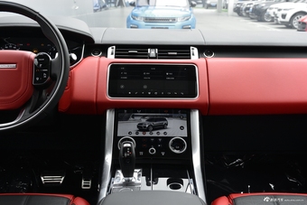 2018款路虎揽胜运动 3.0 v6锋尚创世版DYMAMIC