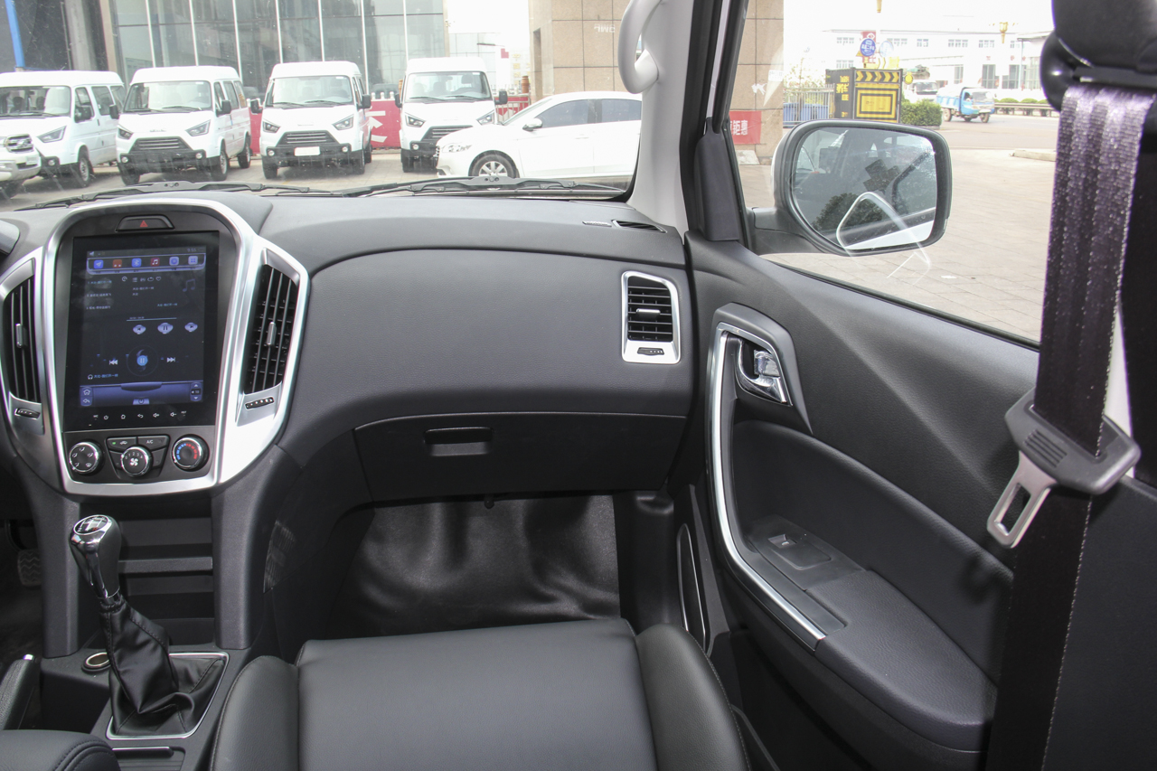 2017款域虎7 2.4T手动柴油两驱豪华版JX4D24A5L