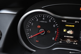 2018款奔腾B70 1.8T自动轿跑版互联智享型