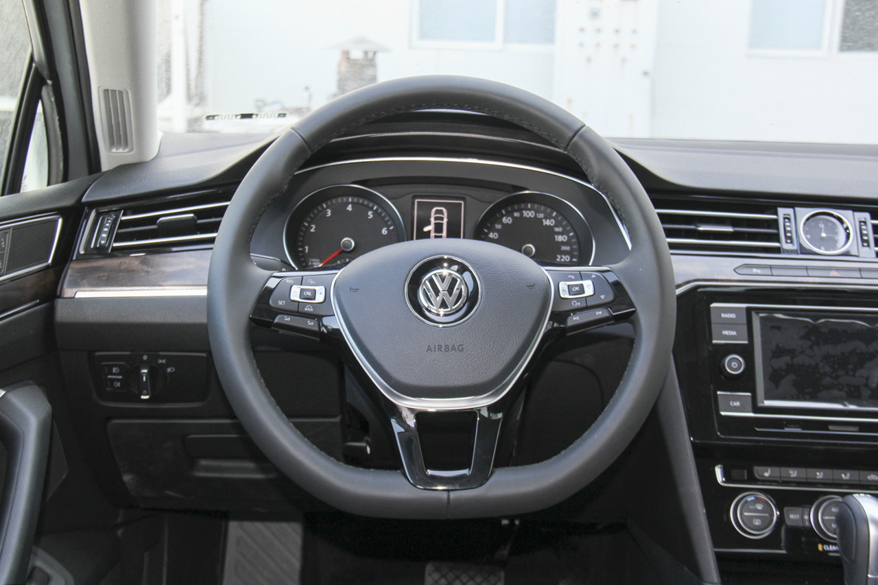 2018款迈腾改款1.8T自动330TSI DSG豪华型