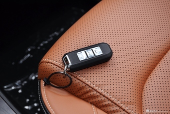 2017款宝骏560律动版1.5T手动乐享型