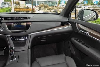 2016款XT5 2.0T自动28T四驱领先型