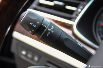 2016款东风A9 1.8T自动尊贵型