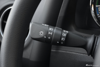 2017款卡罗拉改款双擎1.8L自动E-CVT领先版