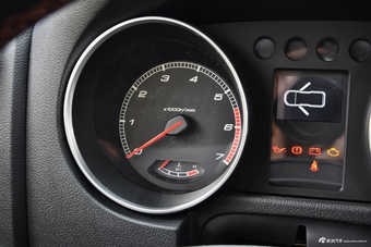 2016款北京BJ40 2.0T手动两驱尊贵版