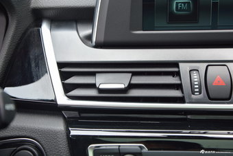 2018款宝马2系旅行车218i 1.5T自动尊享型运动套装