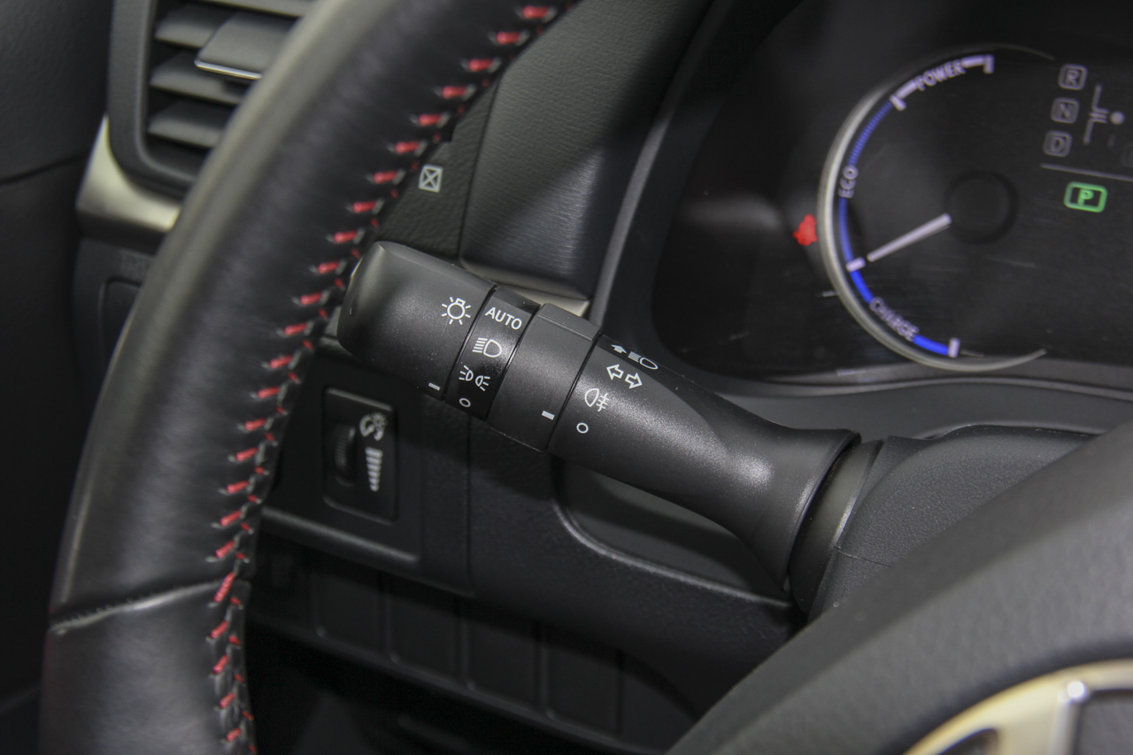 2017款雷克萨斯CT200h 舒适版双色