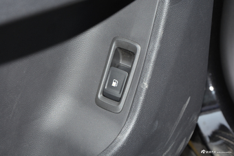 2017上汽大通D90 2.0T自动两驱水星