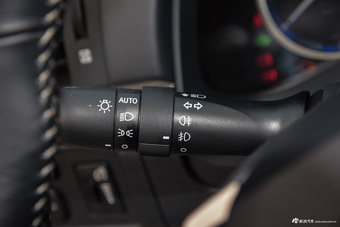 2014款雷克萨斯CT 1.8L自动200h F-Sport双色