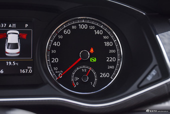 2016款帕萨特1.8T自动尊荣版330TSI