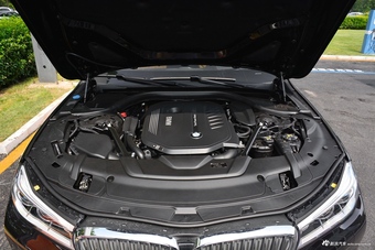 2018款宝马7系740Li 3.0T自动尊享型卓越套装xDrive图片