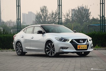 2016款西玛 2.5L自动XV至尊版 月光银