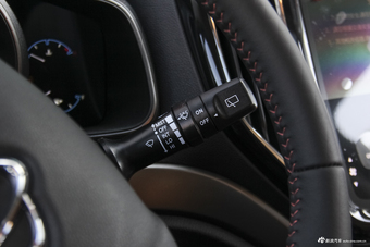 2016款长安CX70 1.6L手动运动型