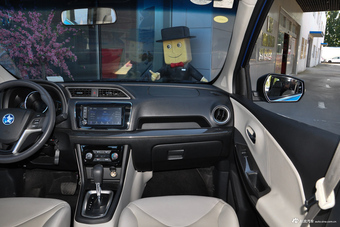 2017款启辰M50V 1.6L XL CVT豪华版