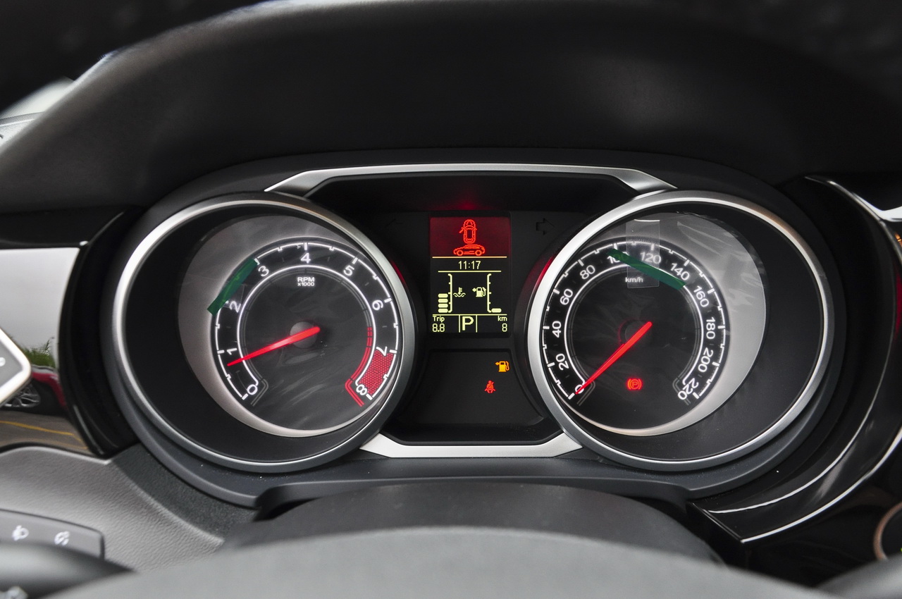 2016款锐腾 2.0T自动豪华版