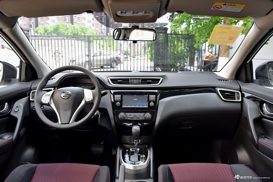 2017款日产逍客 2.0L自动精英版