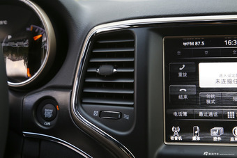 2017款大切诺基3.6L自动精英导航版