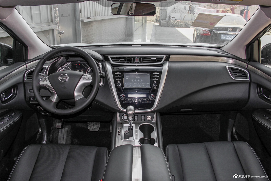 2017款楼兰2.5L自动S/C XE HEV混动四驱尊尚版