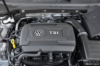 2017款迈腾1.8T自动330TSI DSG领先型