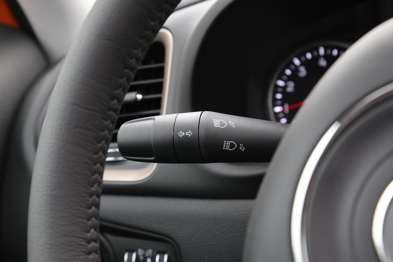 2017款自由侠2.0L自动四驱越能敞篷版