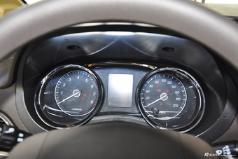 2015款五菱宏光S1 1.5L手动舒适型 白