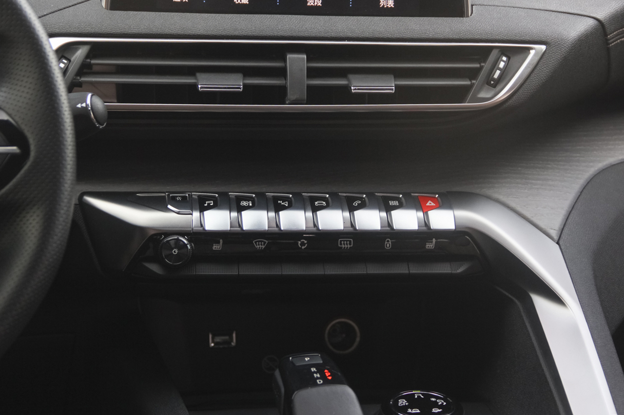 2017款标致5008 1.8T自动380THP豪华GT版7座