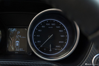 2018款众泰T300 1.5L自动尊贵型