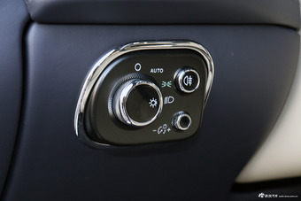 2016款慕尚6.8T自动长轴距版