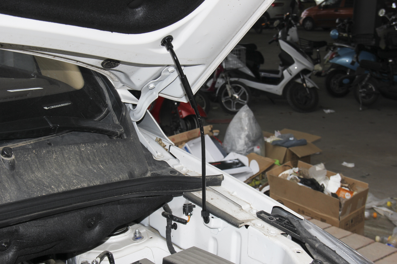 2017款宝骏730 1.5T手动风尚型7座