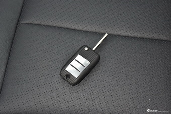 2016款荣威RX5 20T手动两驱旗舰版