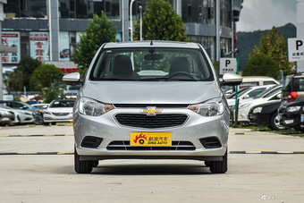 2015款赛欧3 1.5L手动理想版（天窗）