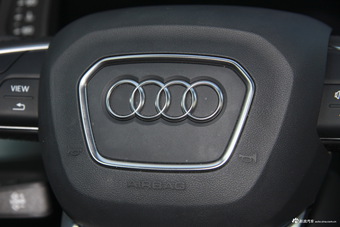 2016款奥迪Q7 2.0T自动40TFSI S-Line运动型
