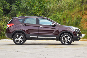 2015款海马S5 1.5T自动旗舰型