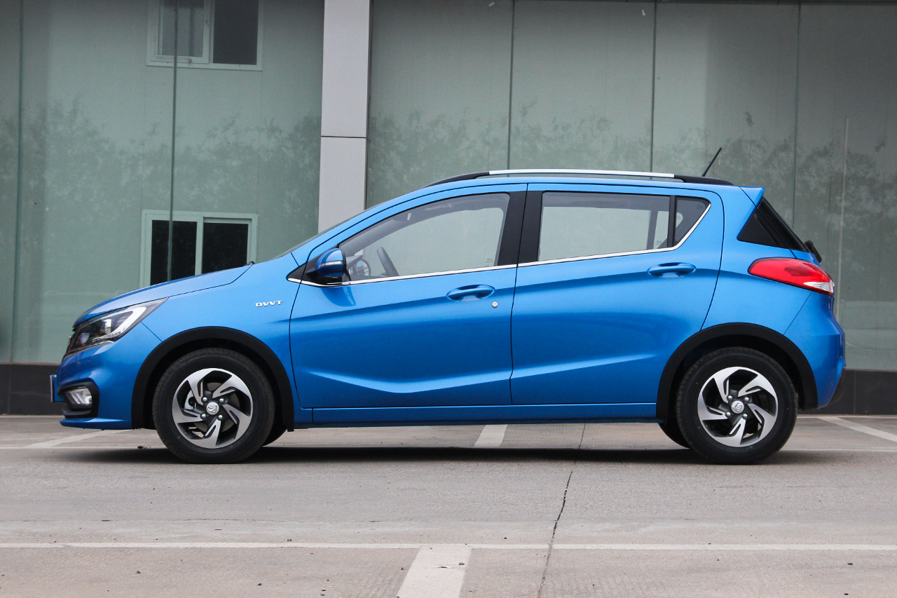 2017款宝骏310 1.5L自动豪华型