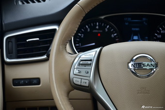 2014款奇骏2.5L自动XV NAVI四驱至尊版