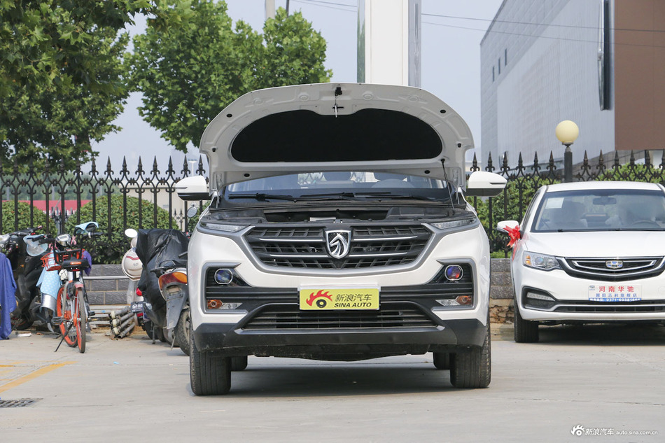 2018款宝骏530 1.8L自动精英型