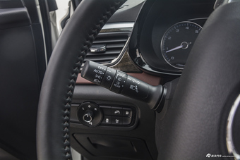 2017款传祺GS8 2.0T自动四驱至尊版320T