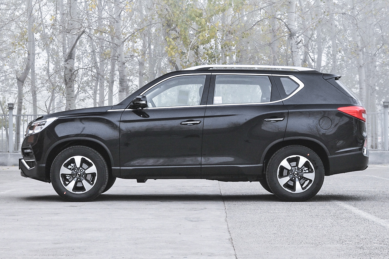 实拍新一代雷斯特 20万级带大梁的硬派越野