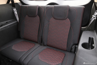 2017款宝骏560 1.5T 手动舒适型7座 