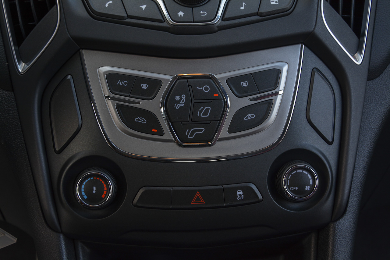 2017款艾瑞泽5 1.5L手动豪华版