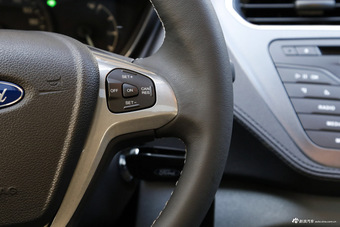 2015款福睿斯1.5L自动时尚型