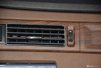 2016款骐铃T5 2.8T手动两驱舒适型加长轴距JE493ZLQ4CB