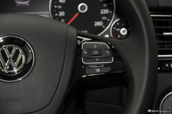 2017款途锐3.0T自动行政版 