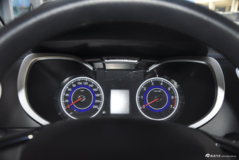 2016款中华V3 1.5L自动舒适型