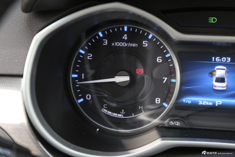 2017款吉利帝豪1.5L自动三厢百万款向上版