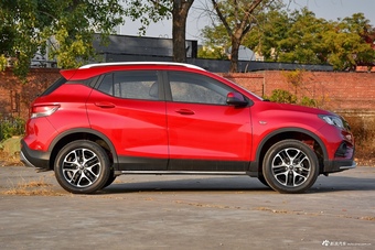 2018款东南DX3 1.5L手动豪华型