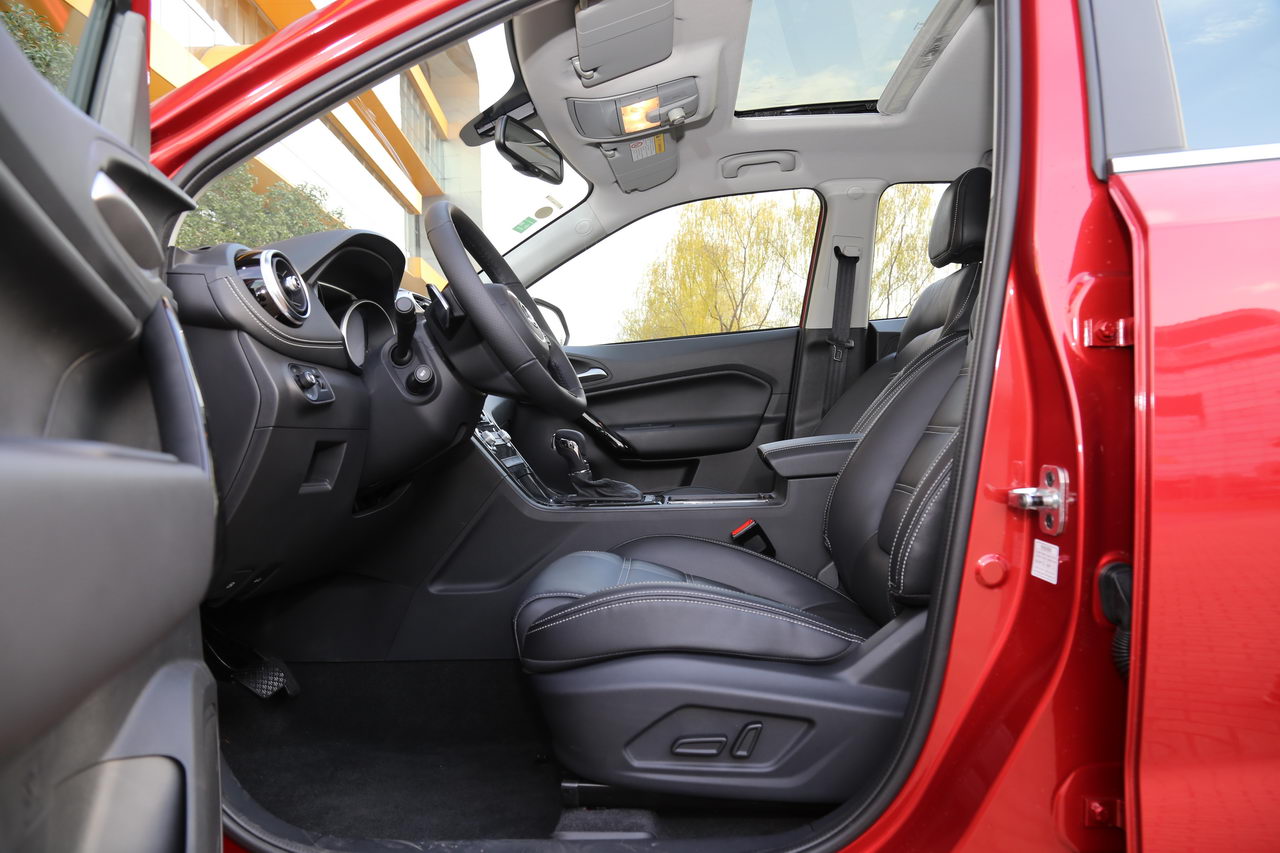 2017款锐腾2.0T 30T自动四驱旗舰版