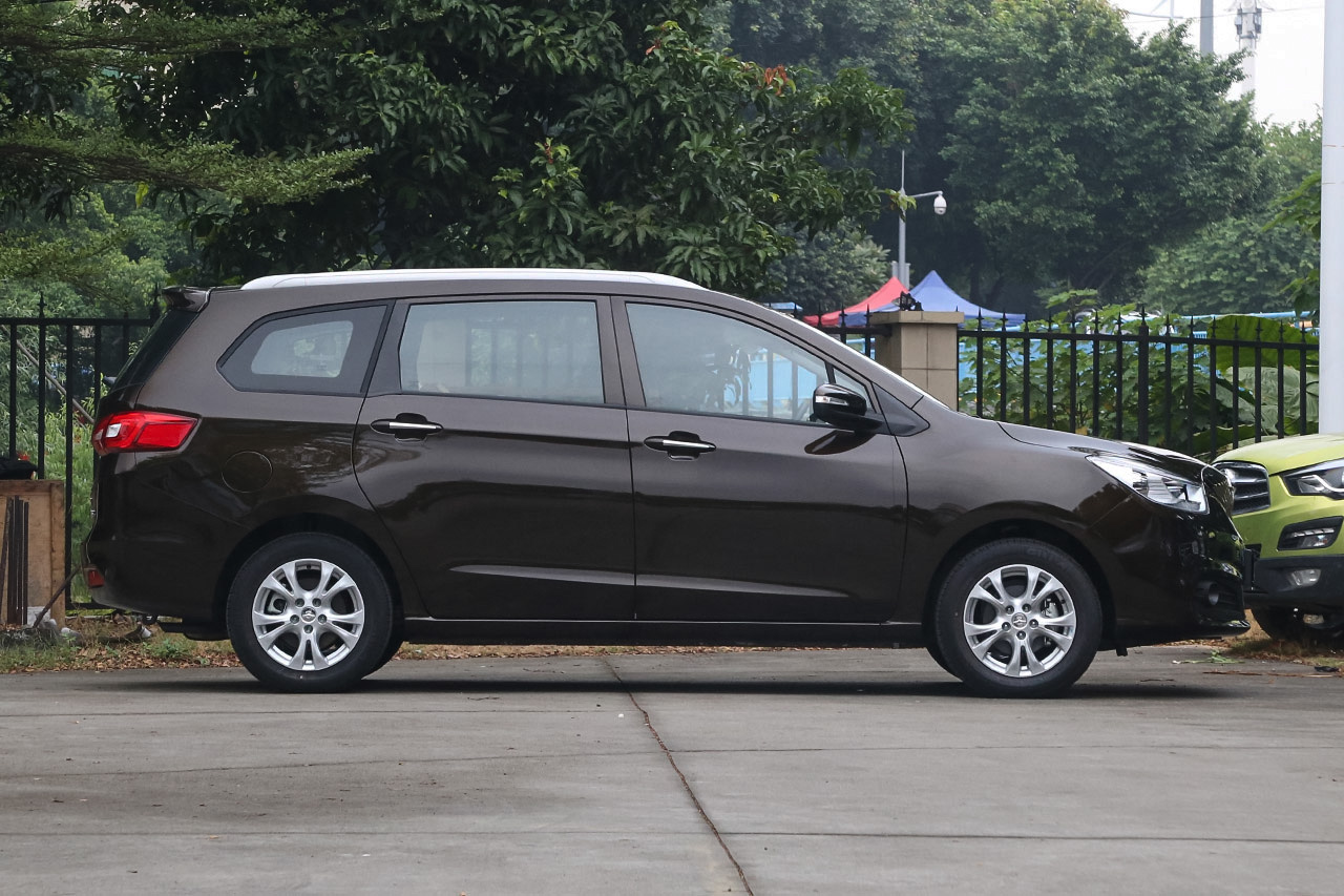 2017福美来七座版1.5T手动适·悦型7座