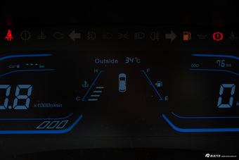 2017款长安欧尚A800 1.6L手动豪华型